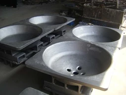 Care sunt materialele obișnuite utilizate pentru fabricarea tăvii de scurgere și de gunoi?